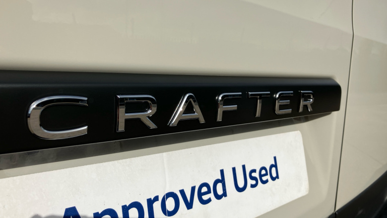 Volkswagen Crafter Cr35 Lwb Diesel Fwd 2.0 TDI 140PS Commerce Plus High Roof Van